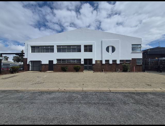 1,450M² WAREHOUSE FOR SALE IN DENVER